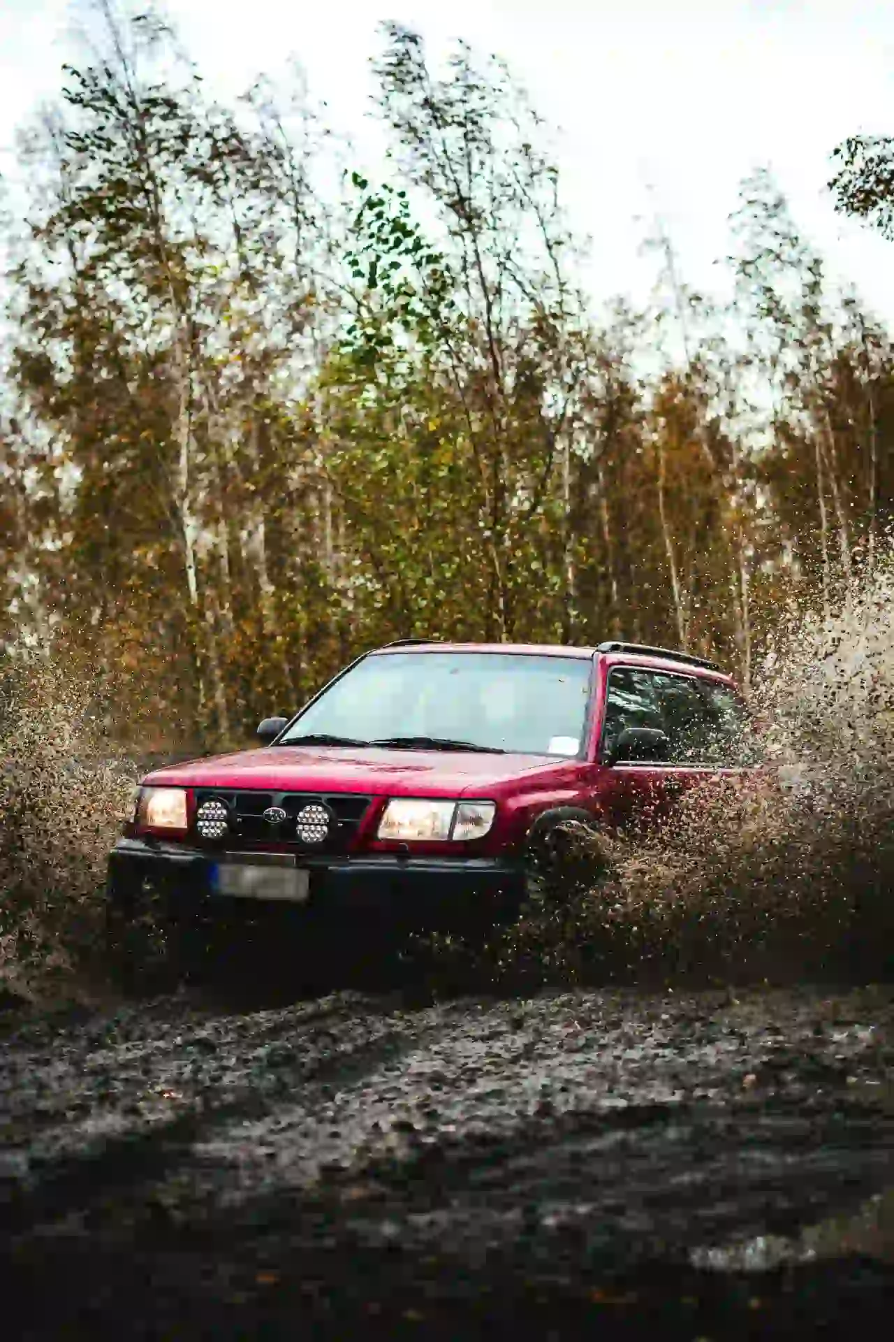Offroader splashing mud