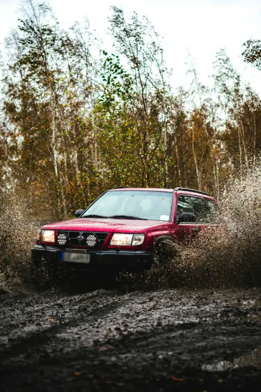 Offroader splashing mud