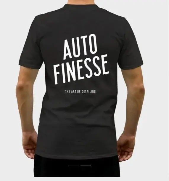 worker_tee2_3.webp