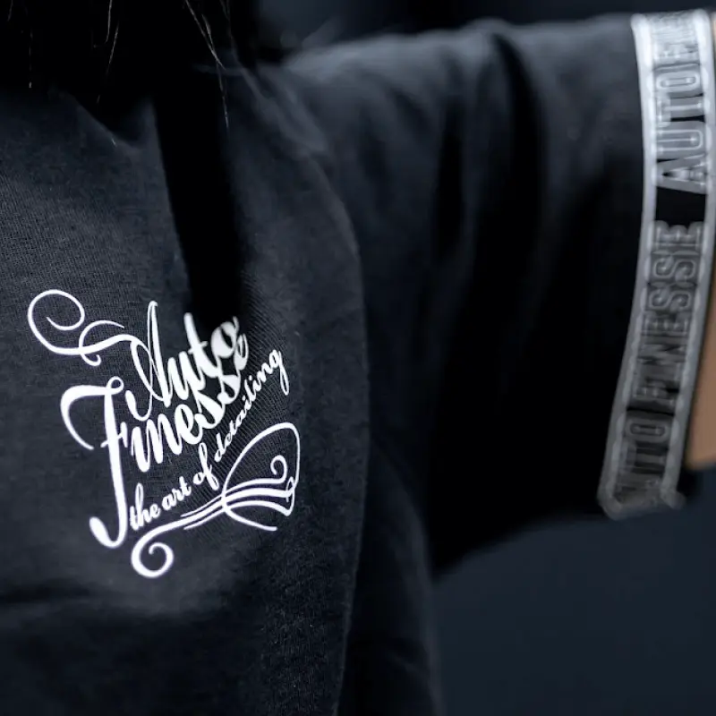 signature_crop_tee_2.webp