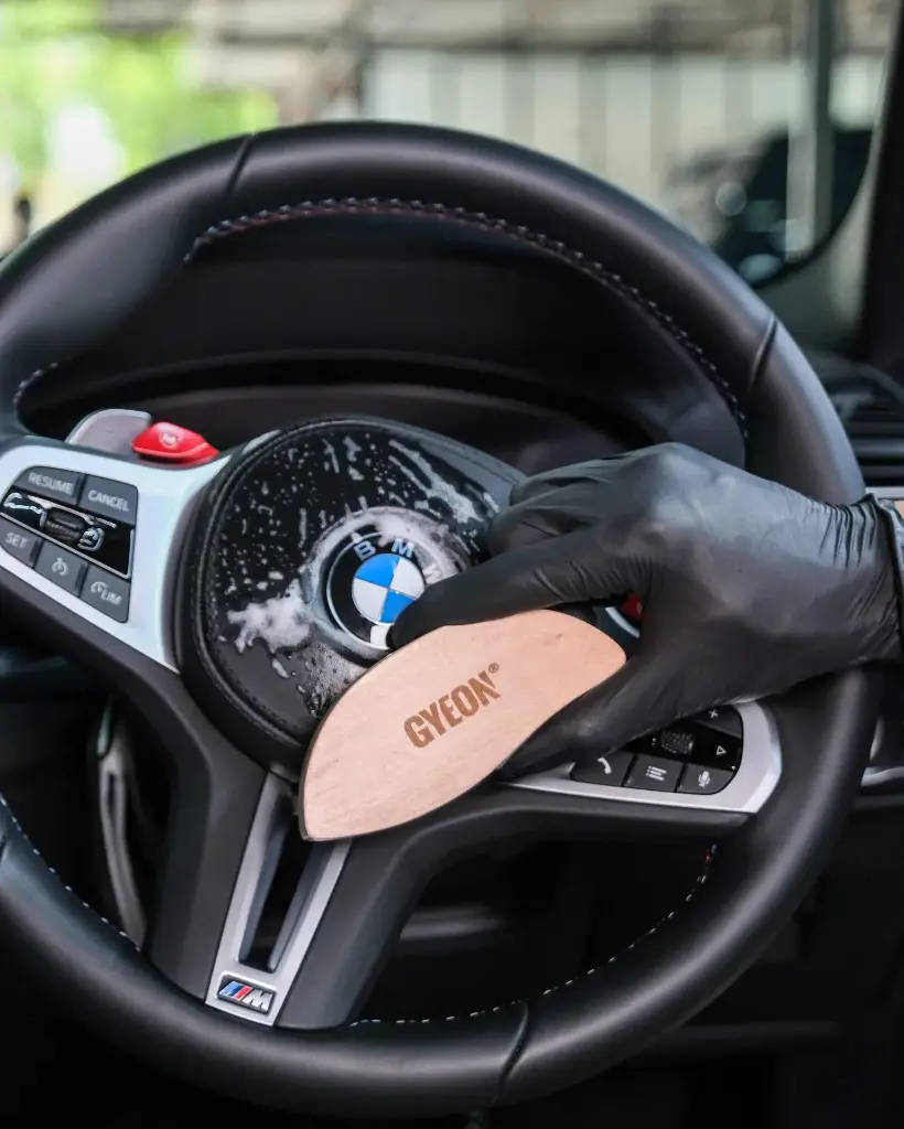 Gyeon_Leather_Brush_IDN-102-min-scaled (2).webp