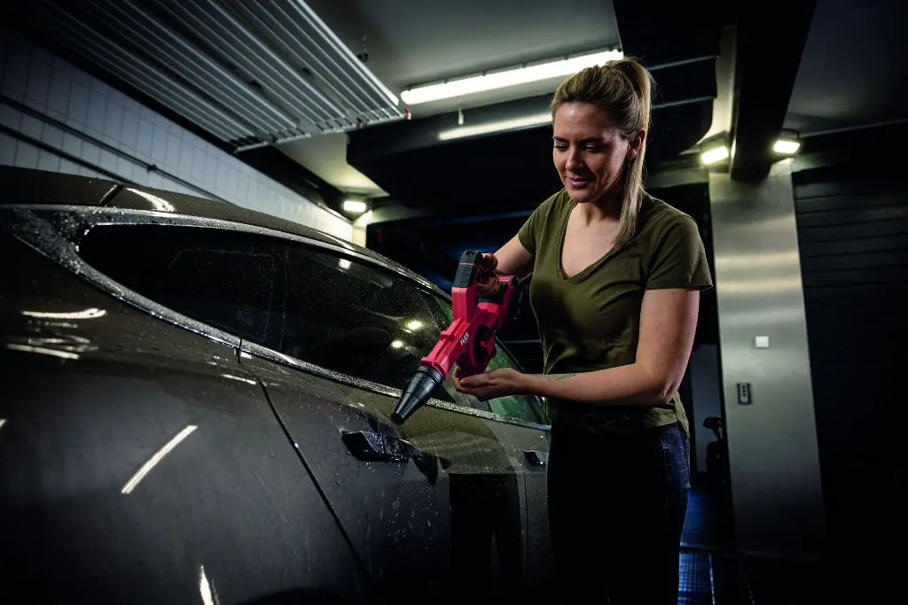 app_pho_div_anw-bw-18-0-ec-automotive-03 (1).webp