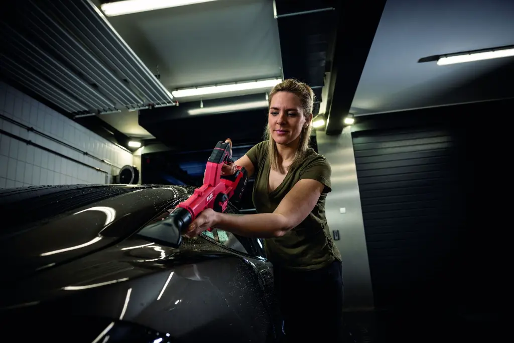 app_pho_div_anw-bw-18-0-ec-automotive-02 (1).webp