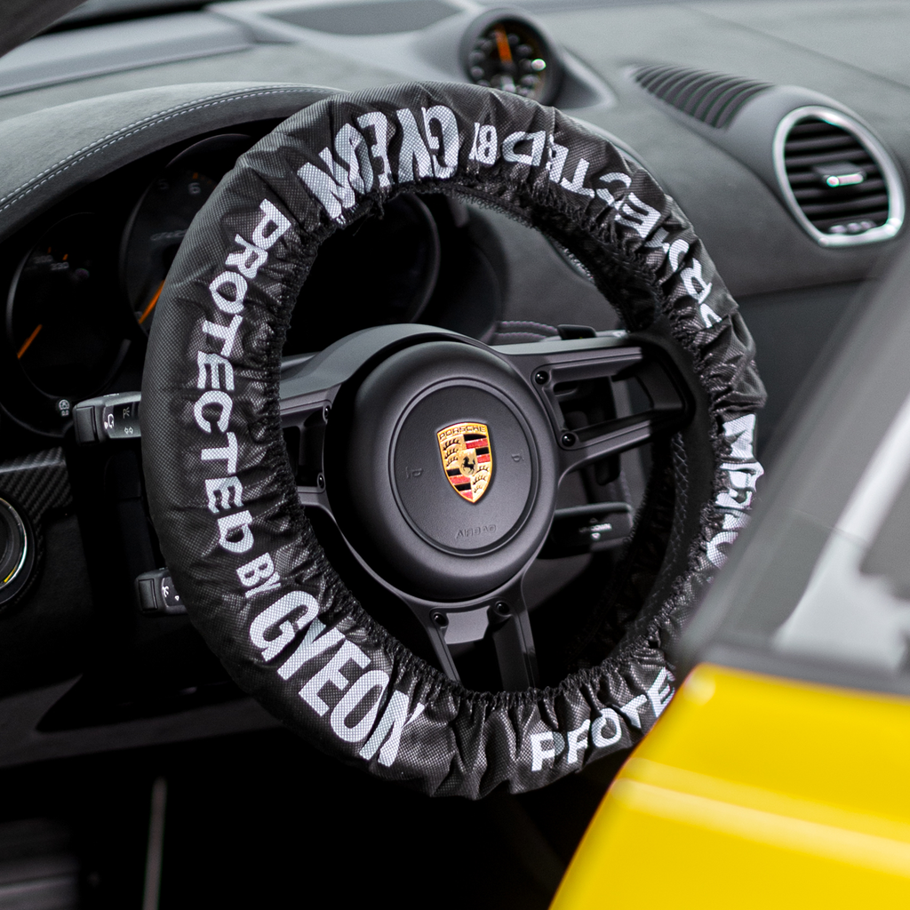 Q2M Steering WheelCover
